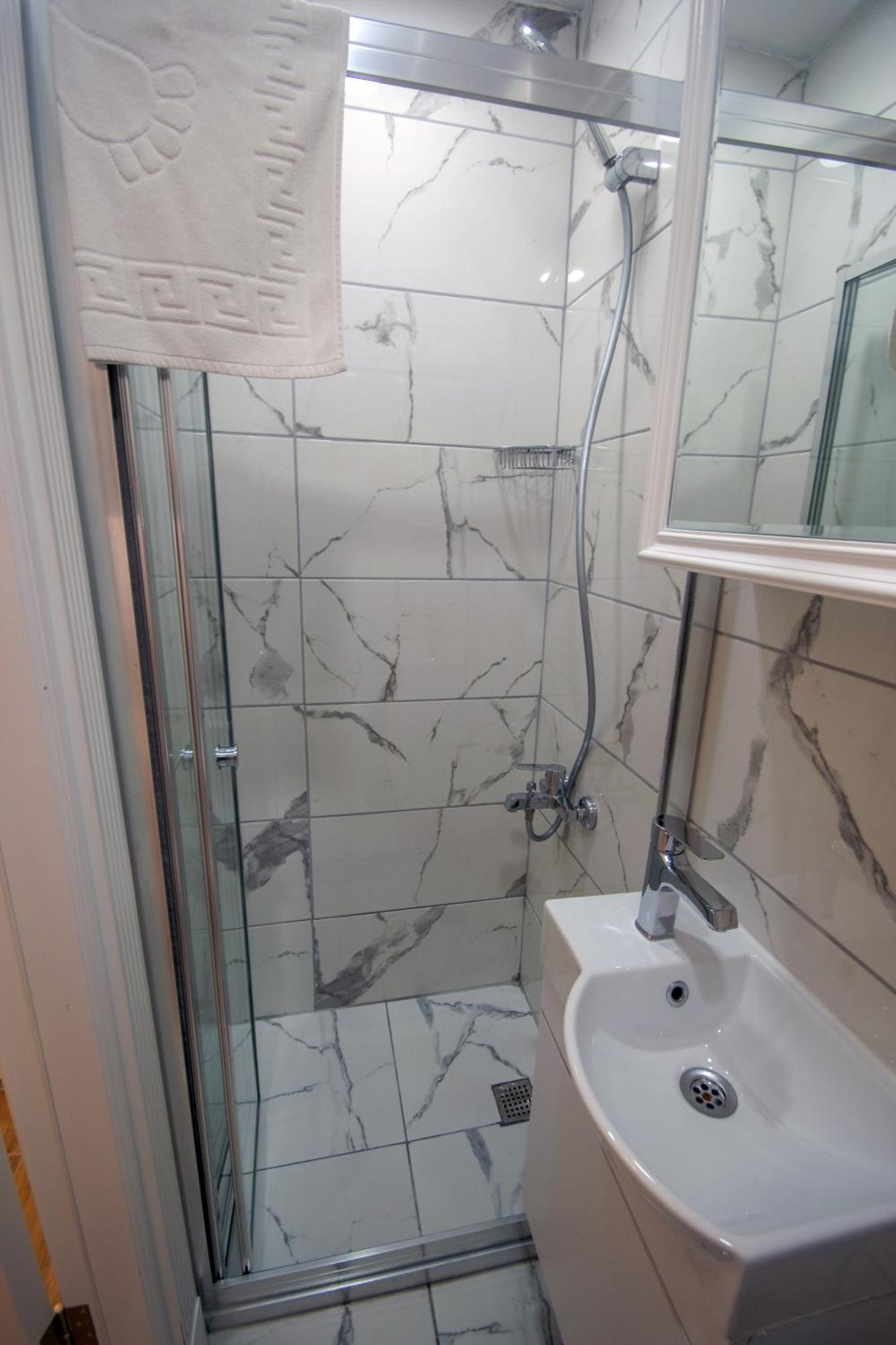 Iq Hotel Beyoglu Istanbul Exterior photo